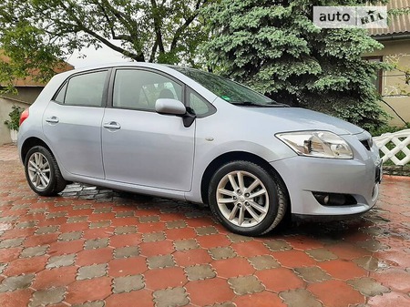 Toyota Auris 2010  випуску Тернопіль з двигуном 1.3 л бензин хэтчбек механіка за 8650 долл. 