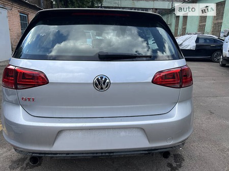 Volkswagen Golf GTI 2016  випуску Київ з двигуном 2 л бензин хэтчбек механіка за 18400 долл. 