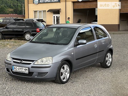 Opel Corsa 2004  випуску Ужгород з двигуном 1.2 л бензин хэтчбек  за 3250 долл. 
