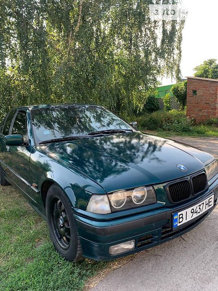 BMW 318 1995  випуску Полтава з двигуном 1.8 л бензин седан механіка за 3600 долл. 