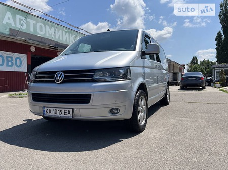 Volkswagen Multivan 2007  випуску Київ з двигуном 2.5 л дизель мінівен механіка за 12000 долл. 