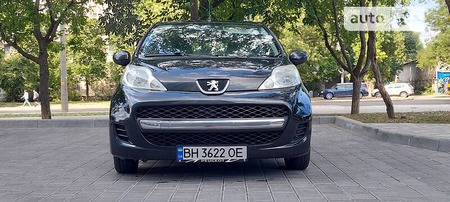 Peugeot 107 2010  випуску Одеса з двигуном 1 л бензин хэтчбек  за 4950 долл. 