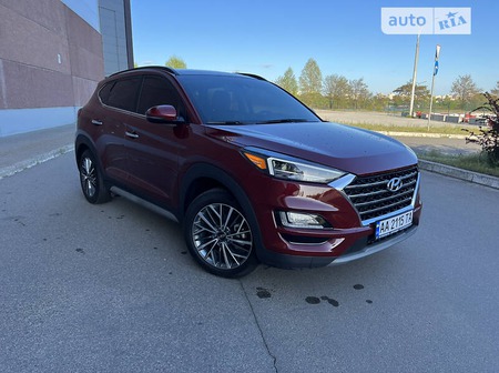 Hyundai Tucson 2019  випуску Київ з двигуном 2.4 л бензин позашляховик автомат за 26000 долл. 