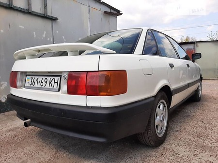 Audi 80 1991  випуску Київ з двигуном 1.8 л бензин седан механіка за 3000 долл. 