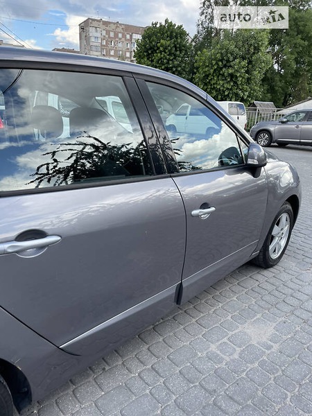 Renault Scenic 2009  випуску Тернопіль з двигуном 1.5 л дизель універсал механіка за 6200 долл. 