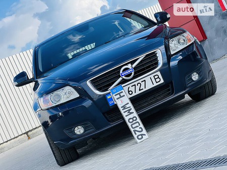 Volvo V50 2012  випуску Полтава з двигуном 1.6 л дизель універсал механіка за 8888 долл. 
