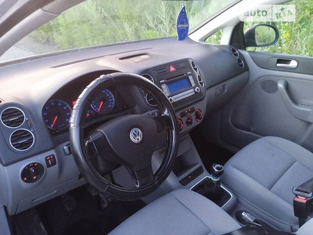 Volkswagen Golf 2006  випуску Суми з двигуном 0 л бензин хэтчбек механіка за 5600 долл. 