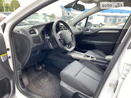 Citroen C4 2014  випуску Рівне з двигуном 1.6 л дизель хэтчбек автомат за 10200 долл. 