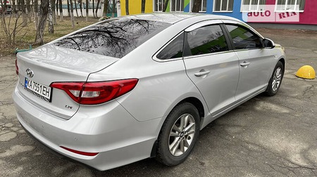 Hyundai Sonata 2015  випуску Вінниця з двигуном 2 л газ седан автомат за 9500 долл. 