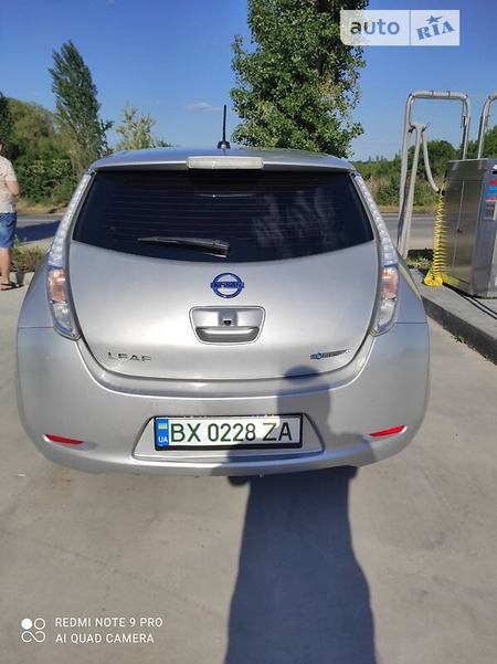 Nissan Leaf 2015  випуску Хмельницький з двигуном 0 л електро хэтчбек  за 13500 долл. 