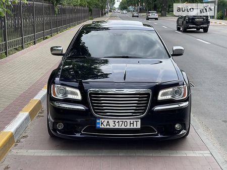 Chrysler 300C 2012  випуску Київ з двигуном 3 л дизель седан автомат за 13600 долл. 