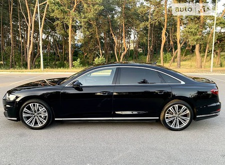 Audi A8 2020  випуску Київ з двигуном 3 л дизель седан автомат за 63999 долл. 