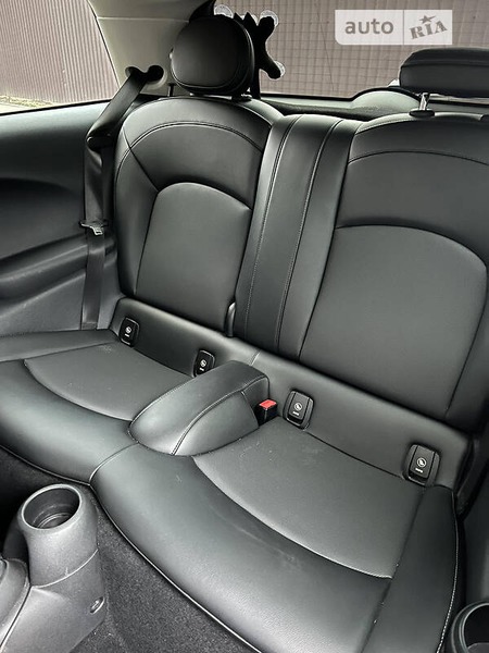 Mini Cooper 2014  випуску Черкаси з двигуном 1.5 л бензин хэтчбек автомат за 11000 долл. 