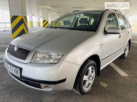 Skoda Fabia 2002  випуску Харків з двигуном 1.4 л бензин універсал механіка за 5700 долл. 