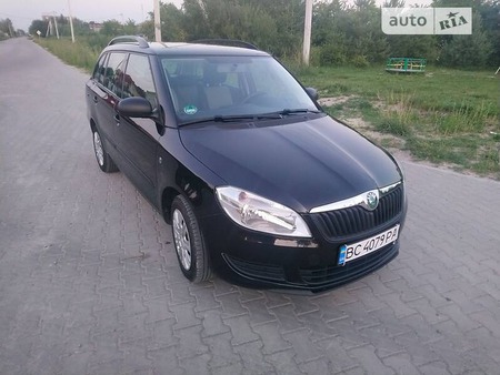 Skoda Fabia 2011  випуску Львів з двигуном 1.6 л дизель універсал механіка за 5800 долл. 