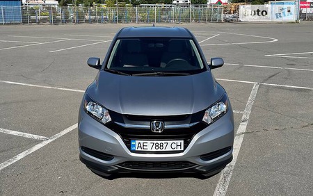 Honda HR-V 2017  випуску Дніпро з двигуном 1.8 л бензин позашляховик автомат за 16500 долл. 