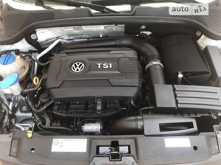 Volkswagen Beetle 2015  випуску Ужгород з двигуном 1.8 л бензин кабріолет  за 16500 долл. 