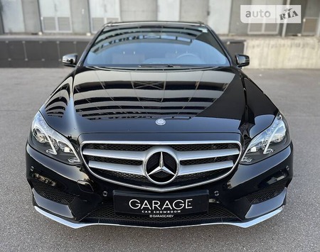Mercedes-Benz E 400 2014  випуску Київ з двигуном 3 л бензин седан автомат за 25500 долл. 
