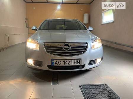 Opel Insignia 2009  випуску Ужгород з двигуном 2 л дизель універсал механіка за 7500 долл. 