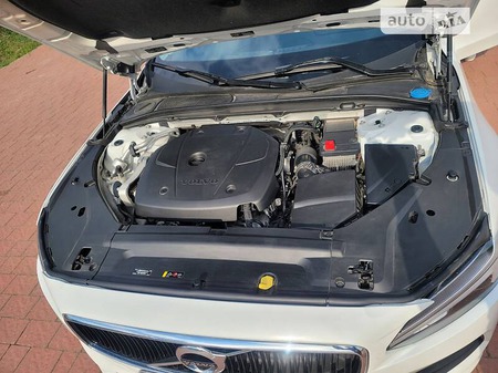 Volvo S90 2017  випуску Львів з двигуном 2 л бензин седан автомат за 28500 долл. 