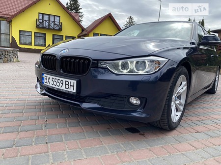 BMW 320 2013  випуску Хмельницький з двигуном 2 л дизель універсал автомат за 13950 долл. 