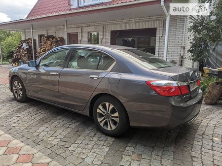 Honda Accord 2013  випуску Київ з двигуном 2.4 л бензин седан автомат за 11500 долл. 