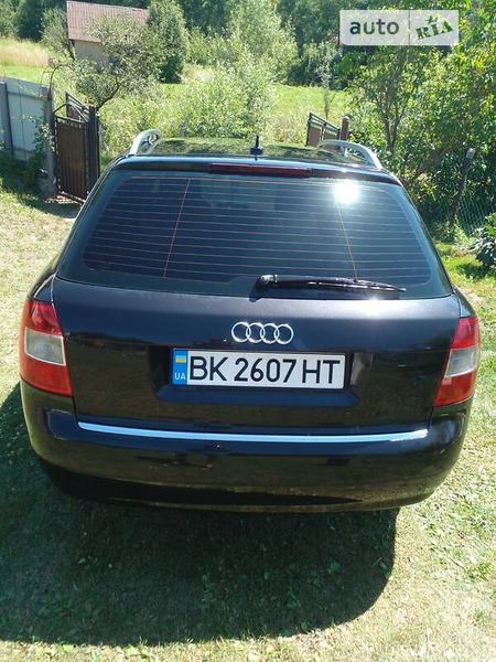 Audi A4 Limousine 2002  випуску Івано-Франківськ з двигуном 2.5 л дизель універсал автомат за 4700 долл. 