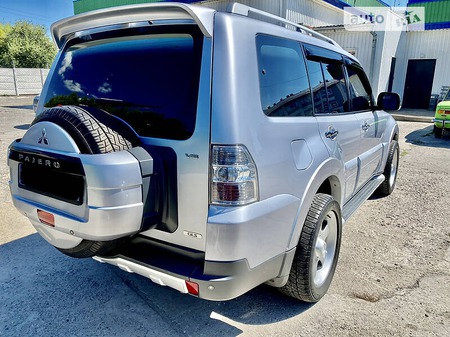 Mitsubishi Pajero 2008  випуску Рівне з двигуном 3 л  позашляховик автомат за 12555 долл. 