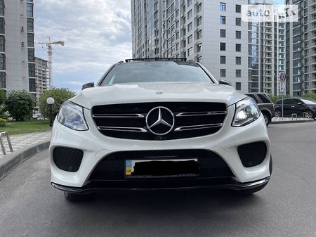 Mercedes-Benz GLE 43 AMG 2018  випуску Київ з двигуном 3 л бензин позашляховик автомат за 59000 долл. 