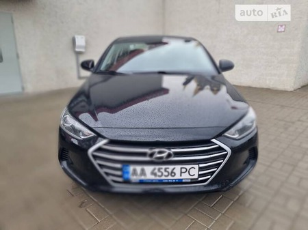 Hyundai Elantra 2016  випуску Київ з двигуном 1.6 л бензин седан автомат за 11600 долл. 