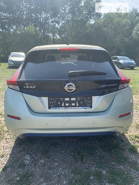 Nissan Leaf 2018  випуску Чернівці з двигуном 0 л електро хэтчбек автомат за 17000 євро 