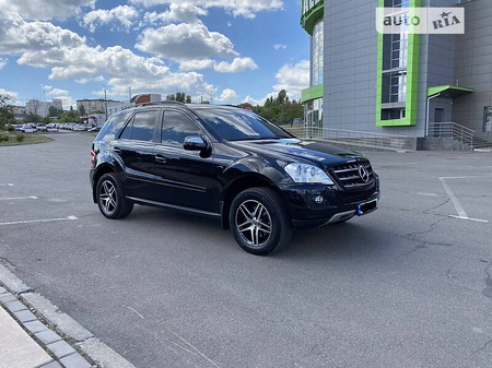 Mercedes-Benz ML 350 2009  випуску Дніпро з двигуном 3 л дизель позашляховик автомат за 16500 долл. 