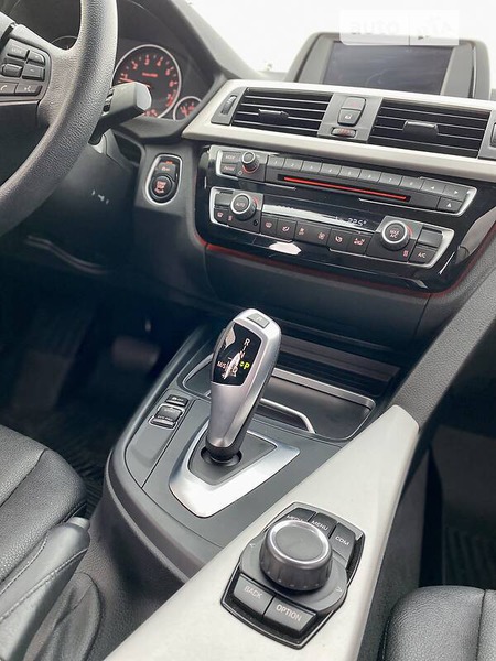 BMW 320 2018  випуску Київ з двигуном 2 л бензин седан автомат за 18000 долл. 
