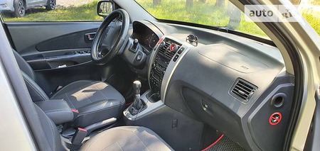 Hyundai Tucson 2008  випуску Дніпро з двигуном 0 л  позашляховик механіка за 7300 долл. 