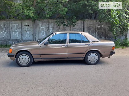 Mercedes-Benz 190 1988  випуску Київ з двигуном 2 л  седан  за 1500 долл. 