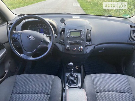 Hyundai i30 2010  випуску Полтава з двигуном 1.6 л дизель універсал механіка за 6900 долл. 