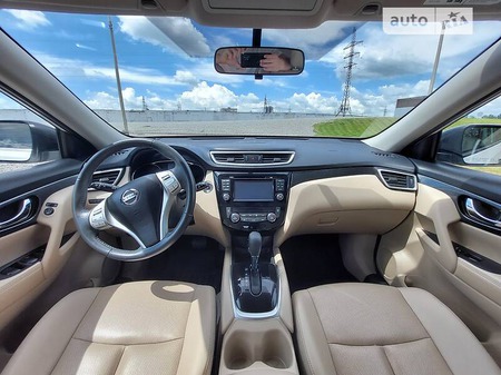 Nissan Rogue 2016  випуску Дніпро з двигуном 2.5 л бензин позашляховик  за 15600 долл. 