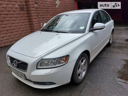 Volvo S40 2012  випуску Київ з двигуном 0 л бензин седан автомат за 10000 долл. 