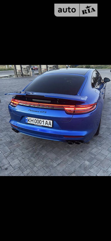 Porsche Panamera 2018  випуску Львів з двигуном 4 л бензин хэтчбек автомат за 131000 долл. 