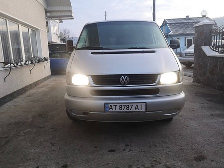 Volkswagen Caravelle 2001  випуску Івано-Франківськ з двигуном 2.5 л дизель мінівен механіка за 10777 долл. 