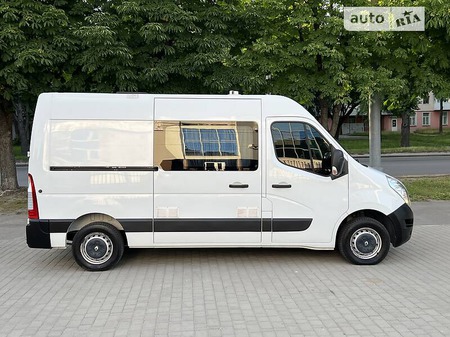 Renault Master 2015  випуску Рівне з двигуном 2.3 л дизель мінівен механіка за 15500 долл. 