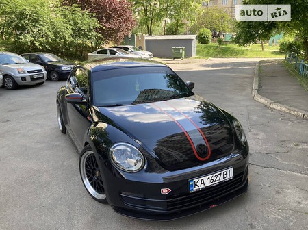 Volkswagen Beetle 2015  випуску Київ з двигуном 1.8 л бензин хэтчбек автомат за 15000 долл. 