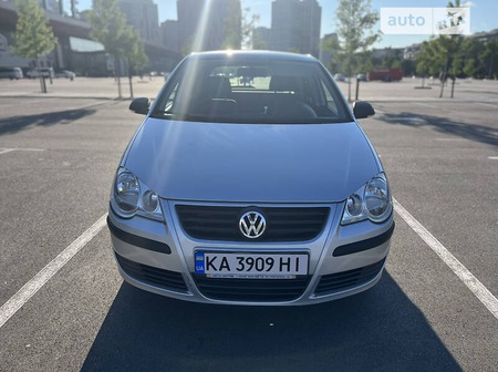 Volkswagen Polo 2006  випуску Київ з двигуном 1.4 л бензин хэтчбек автомат за 5250 долл. 
