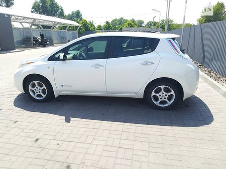 Nissan Leaf 2014  випуску Дніпро з двигуном 0 л електро хэтчбек автомат за 13500 долл. 