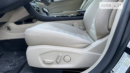 Ford Fusion 2014  випуску Львів з двигуном 2.5 л бензин седан автомат за 10500 долл. 