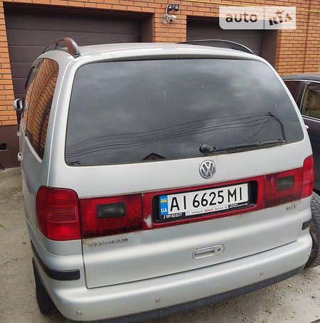 Volkswagen Sharan 2001  випуску Київ з двигуном 1.8 л бензин універсал механіка за 5500 долл. 