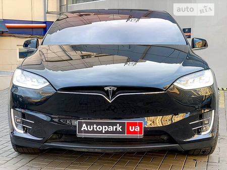 Tesla X 2017  випуску Одеса з двигуном 0 л електро позашляховик автомат за 63990 долл. 