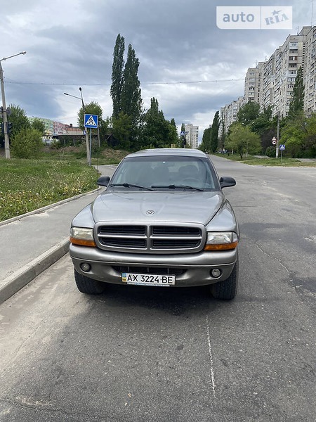 Dodge Durango 2000  випуску Харків з двигуном 5.2 л  позашляховик автомат за 7000 долл. 