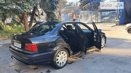 BMW 328 1995  випуску Харків з двигуном 2.8 л бензин седан автомат за 3300 долл. 