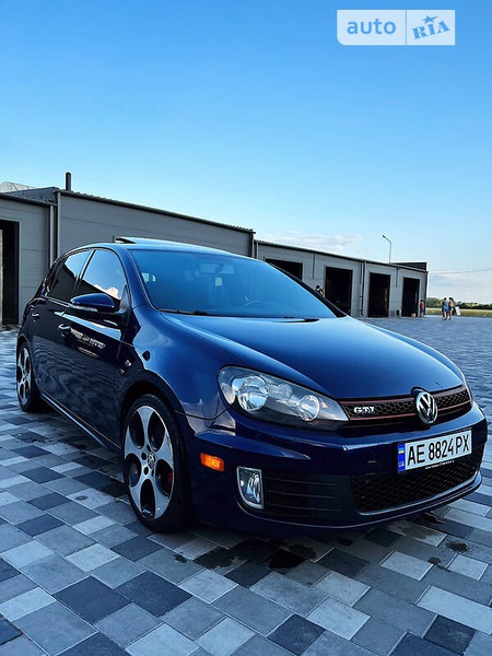 Volkswagen Golf GTI 2010  випуску Полтава з двигуном 2 л бензин хэтчбек автомат за 10800 долл. 